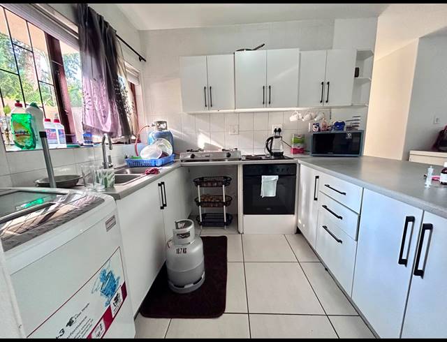3 BEDROOM APARTMENT TO LET IN BALLITO CENTRAL